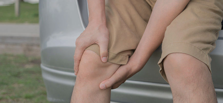 patient needing knee pain treatment in New Braunfels after an auto accident