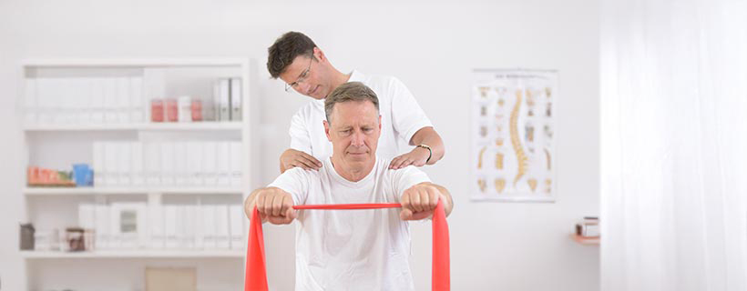 patient receiving applied kinesiology in New Braunfels for auto accident injury relief